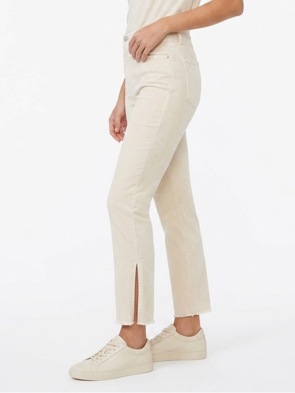 WIT & WISDOM | NWT CREAM STRAIGHT LEG WITH ANKLE SLIT JEANS ANKLE LENGTH